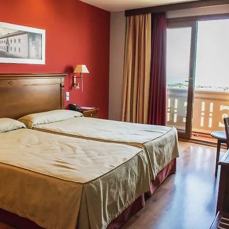 Campos De Hotel 4*