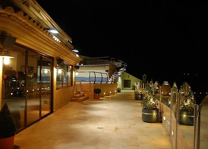 Ξενοδοχείο Campos De 4*